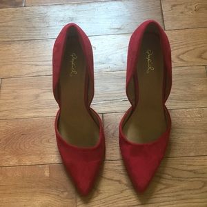 Red pumps